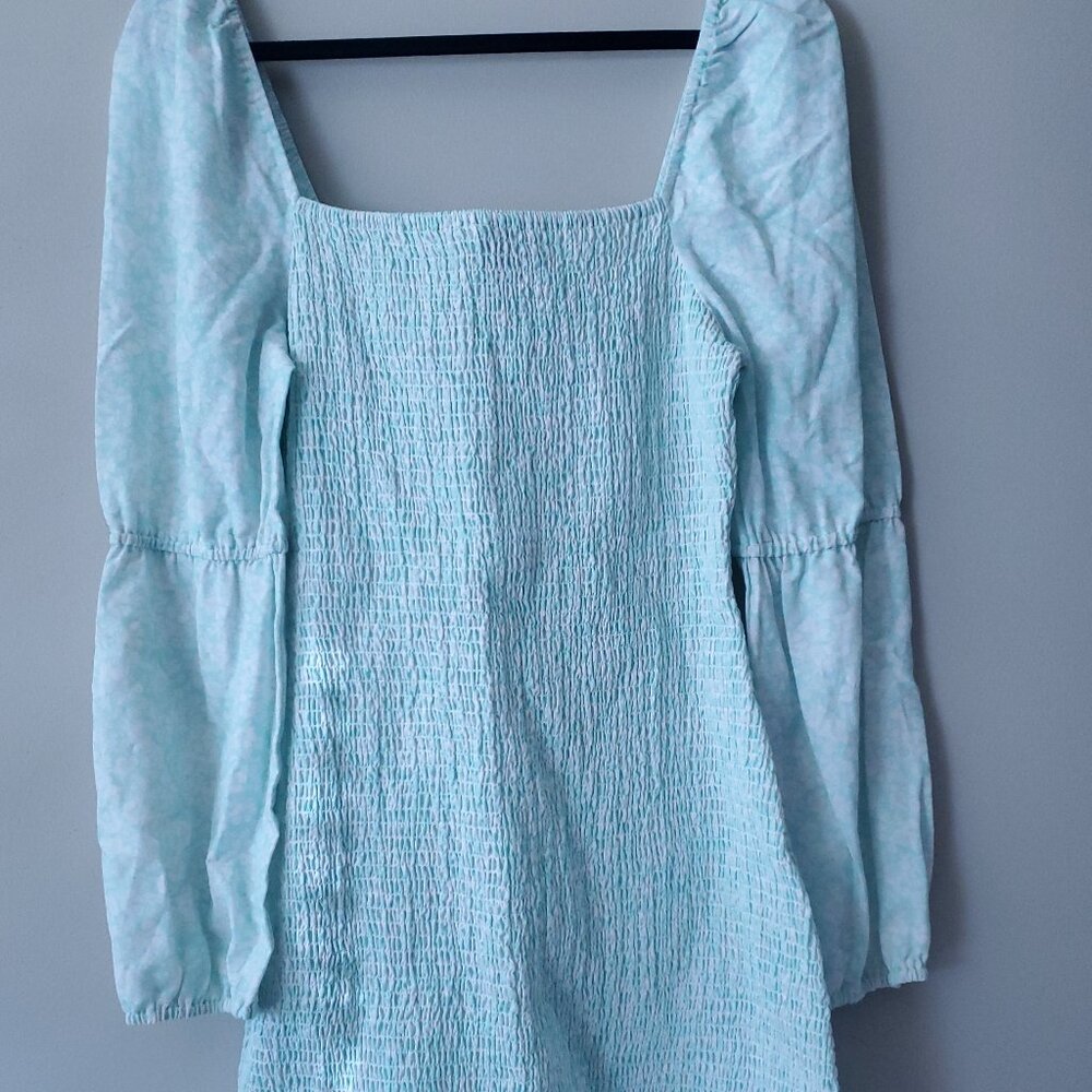 Gianni Bini smocked mint dress